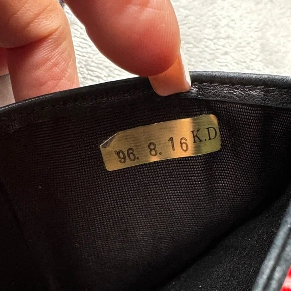 CHANEL Black Leather Wallet - Picture 6 of 8